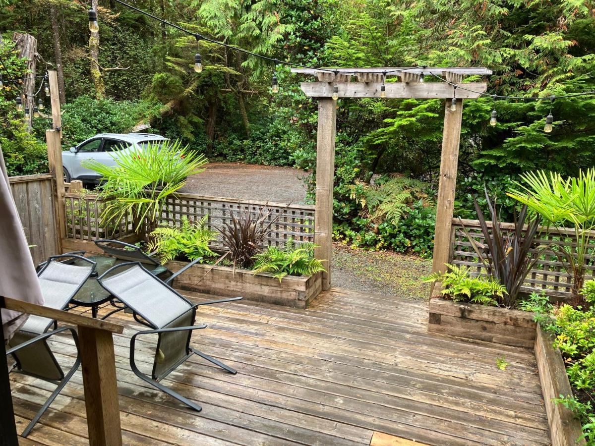 Appartement Sienna'S Tree House à Tofino Extérieur photo